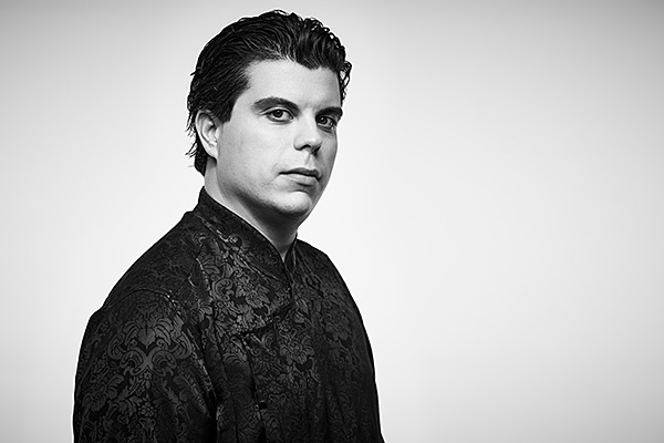 アンドレア・バッティストーニ / 指揮者