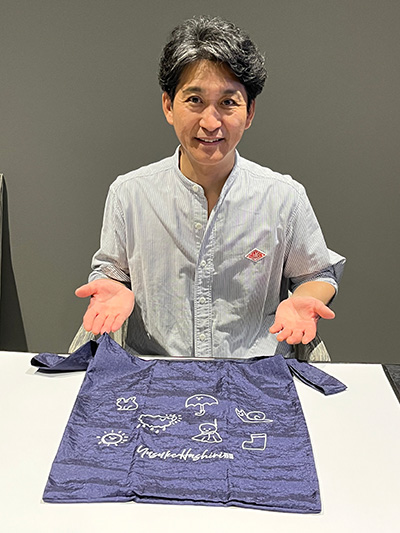 ネイビー・カエル他