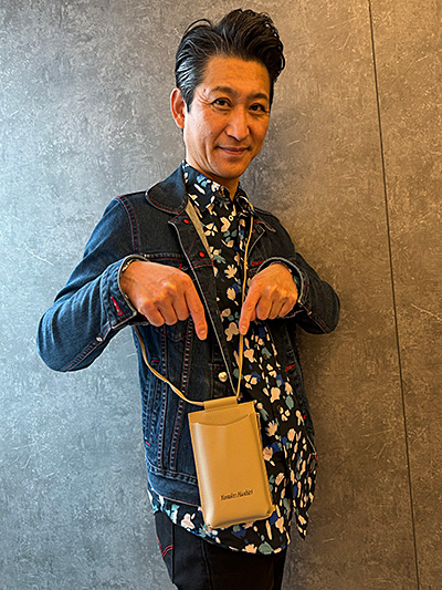 スマホショルダー ベージュ